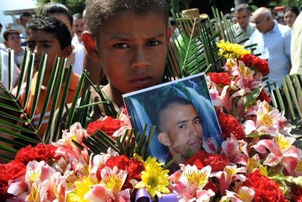 En Colombia, un accidente en las entrañas de la tierra estremeció más allá de las fronteras del país. Una explosión en la mina “La preciosa” en Sardinata (noreste de Colombia) dejó a por lo menos 17 de los 21 mineros que se encontraban en el interior sin vida, aunque la dueña del lugar afirma que es muy poco probable que haya sobrevivientes.