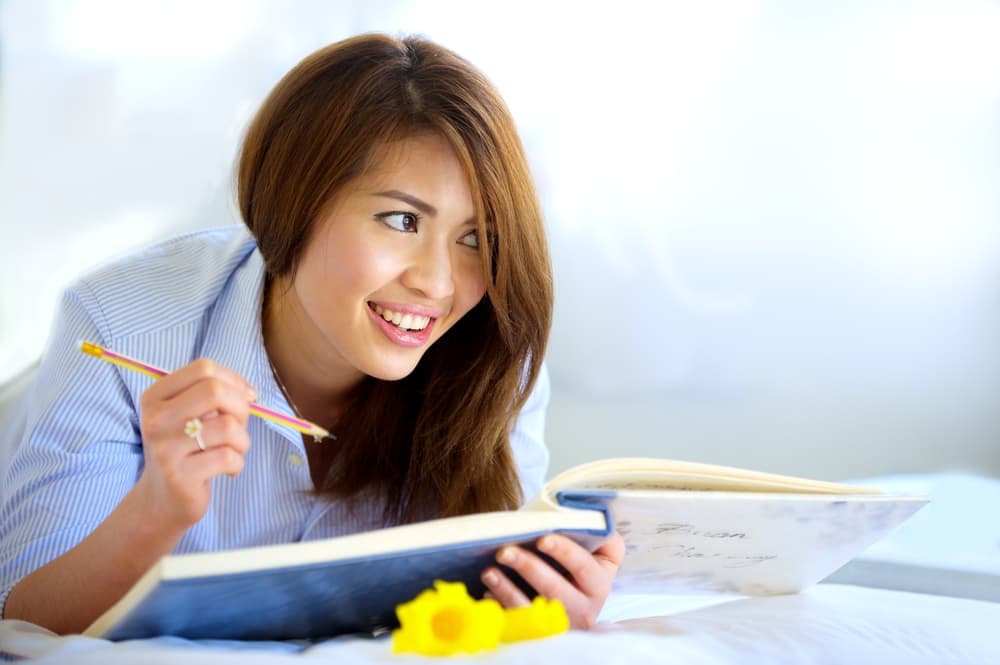 Si tu trabajo es en un campo creativo estarás muy inspirado. No te dejes llevar por personas inexpertas cuando se trata de tu salud porque no basta querer hacer algo bien, sino saber hacerlo.