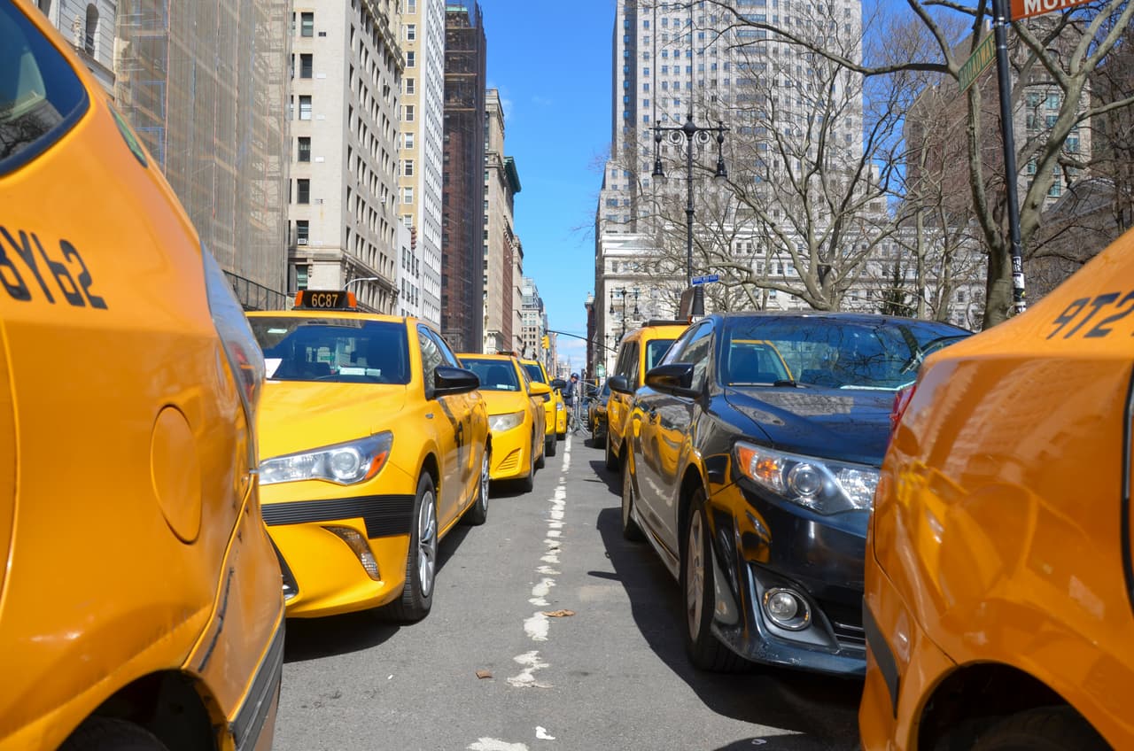 Proponen aumento de más del 20 por ciento en tarifas de taxis en Nueva York