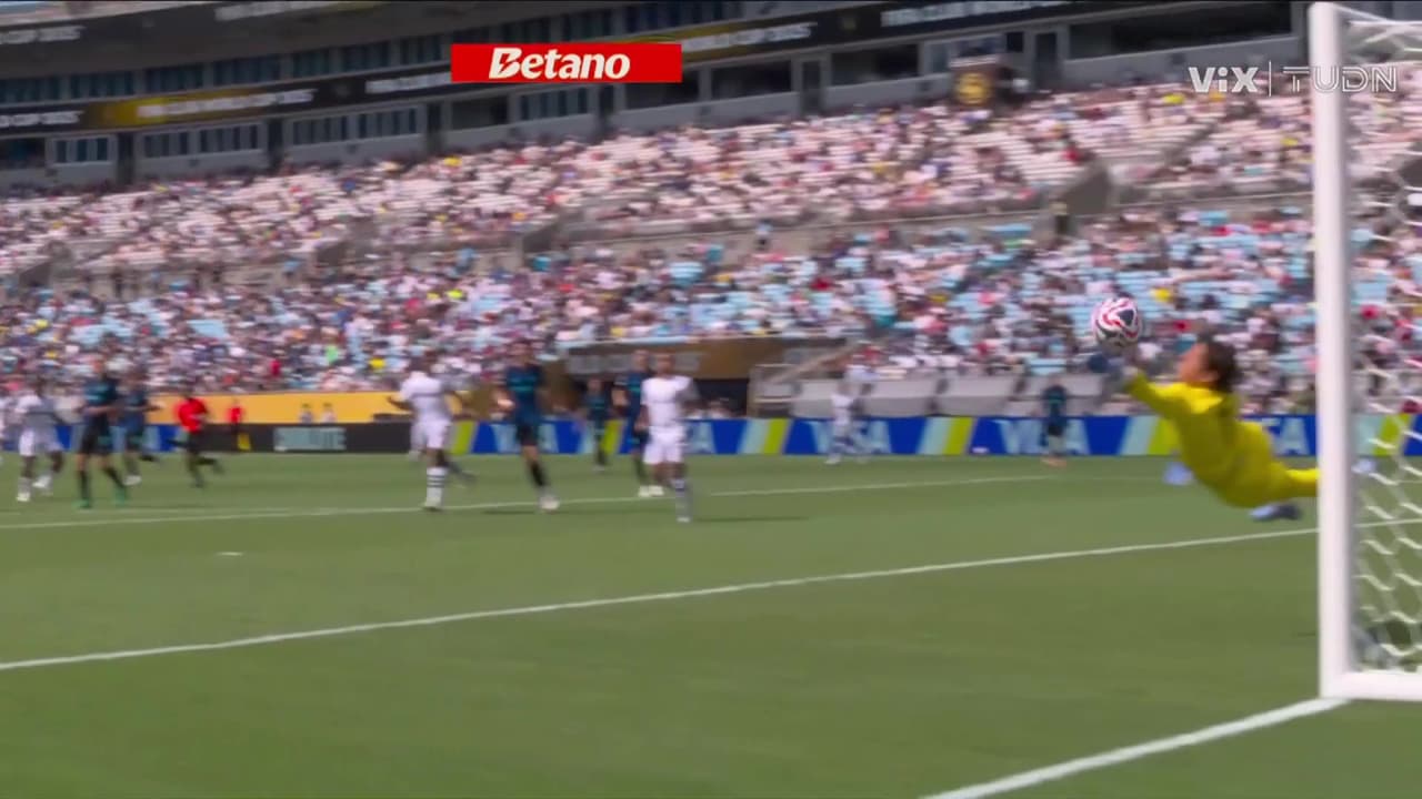 ¡Atajada brutal de Sommer! El arquero del inter evita el segundo de Fluminense