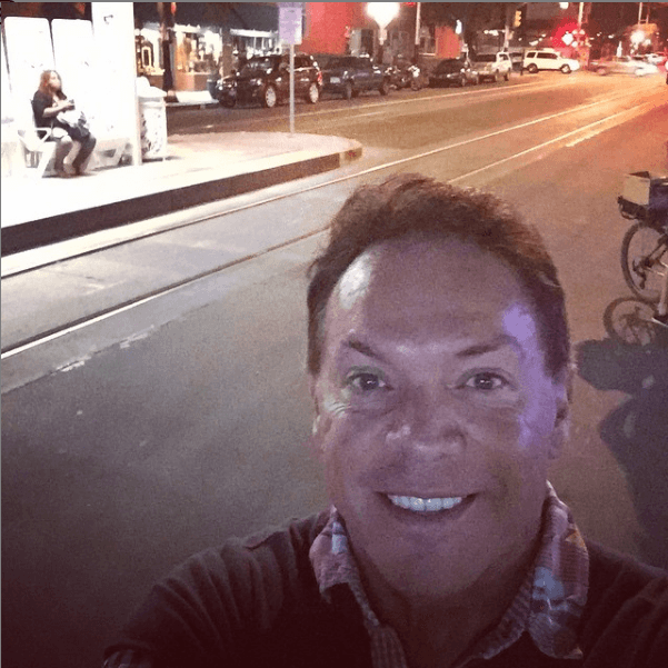 Debido a esto Marcos Valdés, 
<b><a href="https://www.univision.com/famosos/marcos-valdes-confiesa-que-se-entero-viendo-la-television-que-su-padre-era-el-loco-valdes-fotos" target="_blank">hijo del famoso actor de comedia Manuel 'El Loco' Valdés</a></b>, reaccionó diciendo que su tía podría haber confundido la realidad con la ficción de sus personajes en teatro, pues según dijo, estaba preparando el rol de un travesti retirado para una obra.