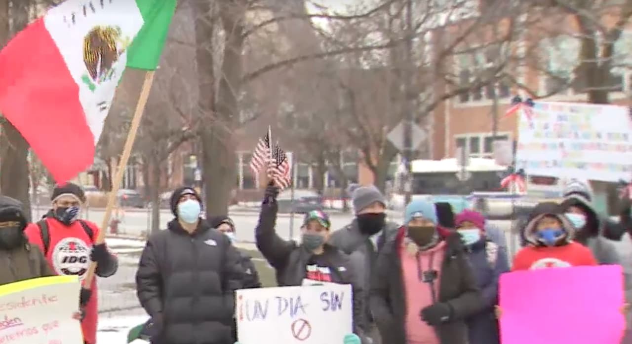 Día Sin Inmigrantes en Chicago: "Es momento que nos correspondan con una Reforma Migratoria"