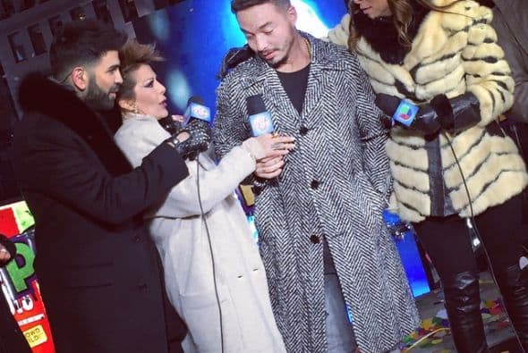 Trabajando o en casa con familia y amigos, los famosos de Univision se la pasaron de lo mejor despidiendo el 2014. ¡A celebrar, como debe ser!