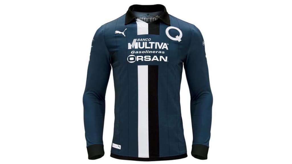 En 2015 los Gallos de Querétaro estrenaron jersey conmemorando sus 65 años.