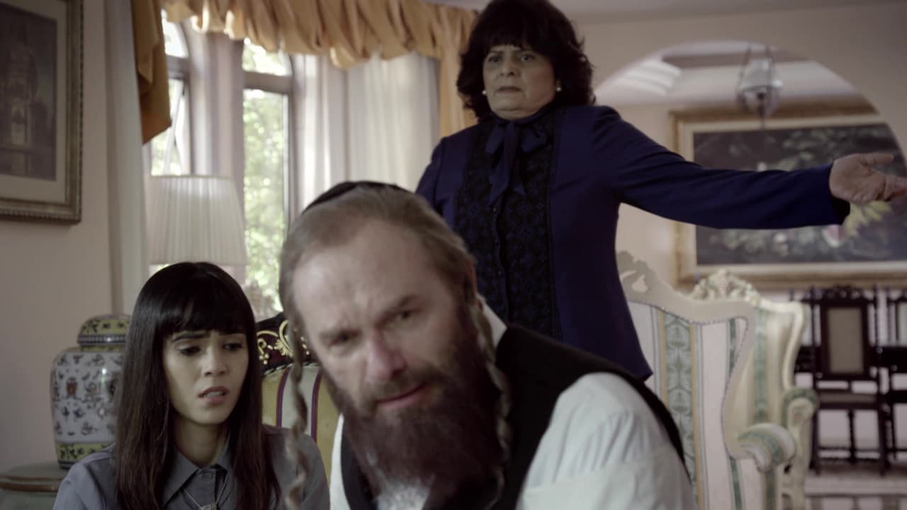 Gracias a los matrimonios de sus hijas, la
<b>familia Koheg</b> está relacionada con la familia que más ha puesto de su parte para el desencadenamiento del Apocalipsis: los
<b>Montana</b>… pero también de aquellos que pueden detenerlo: los
<b>Gudman</b>. No te pierdas
<b>Apocalipsis</b> de lunes a viernes 9PM/ 8C por UniMás.