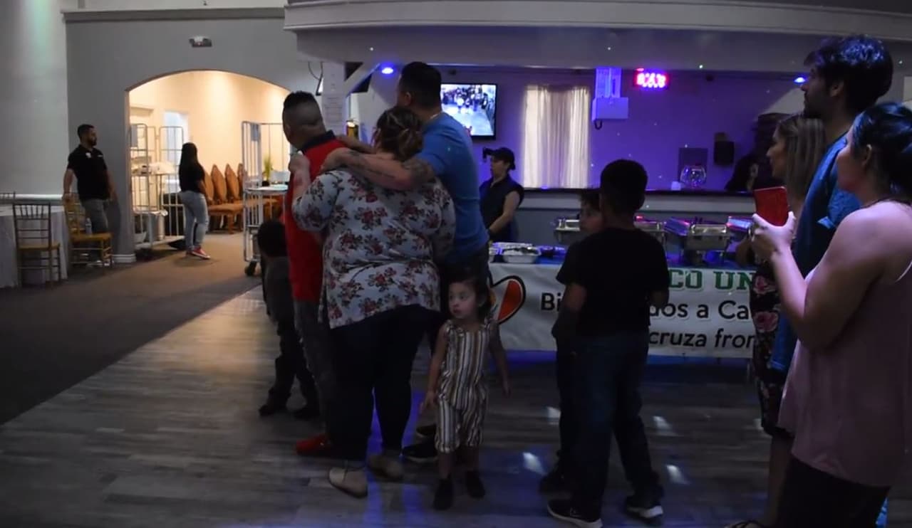 La organización proporciona información acerca de cómo se debe tramitar la visa y acompaña a los familiares en el proceso para obtener la cita en la embajada de Estados Unidos.