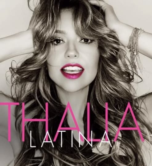 Esta es la portada del álbum, pero varios fanáticos en redes aseguran que 'Thali' se inspiró en Paulina Rubio para el concepto de este trabajo.