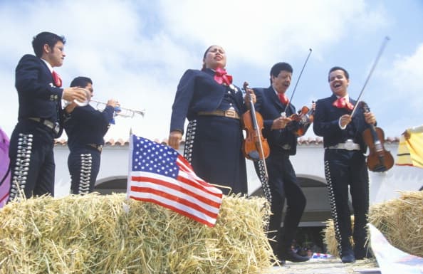 <b>La diversidad de culturas: </b>Estados Unidos es un país de inmigrantes que enriquecen la música, gastronomía, moda, literatura, cine y pintura, y todos los caminos del saber y la creación con la cultura de sus países de origen.