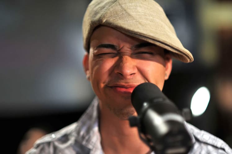 ¡Mira nada más qué foto del recuerdo! Desde siempre fue lindo y esa sonrisa mata a cualquiera.