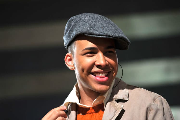 Además de esos labios sexies, al reírse tiene dos hoyuelos muy tiernos que enamoran. ¿Qué harías por robarle un beso a Prince Royce?