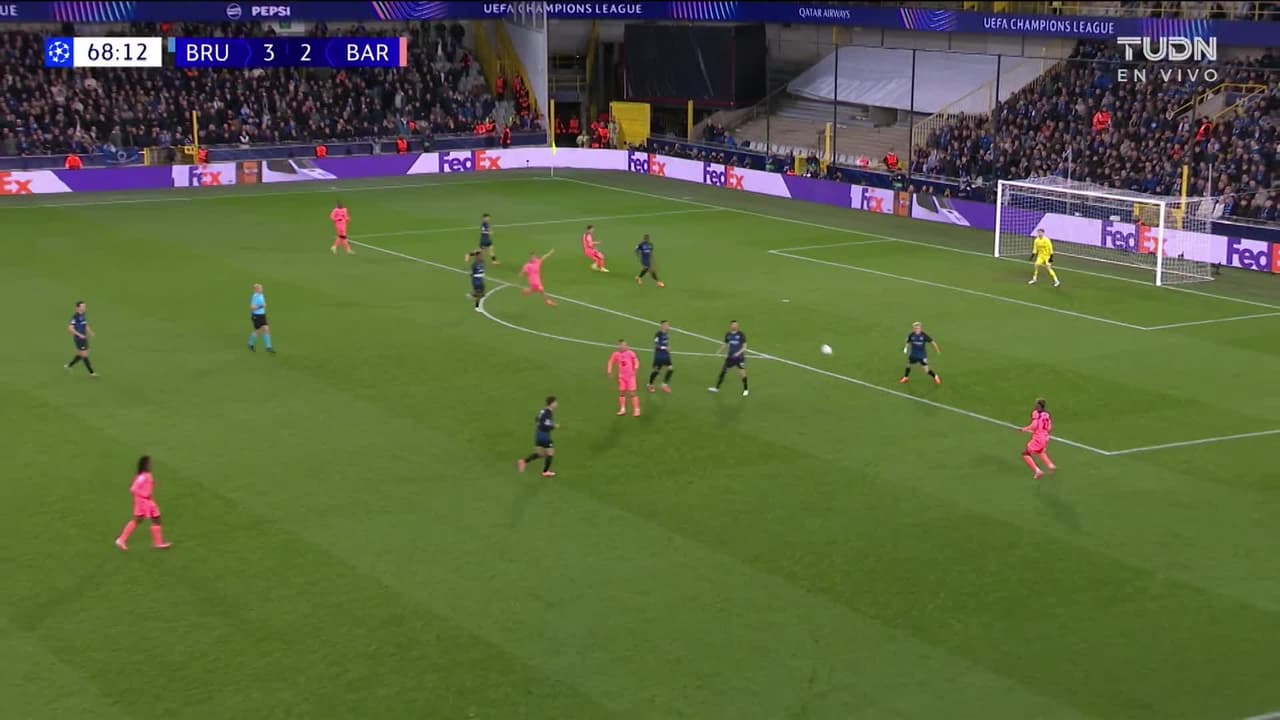 ¡TIRO ATAJADO! disparo por Lamine Yamal.