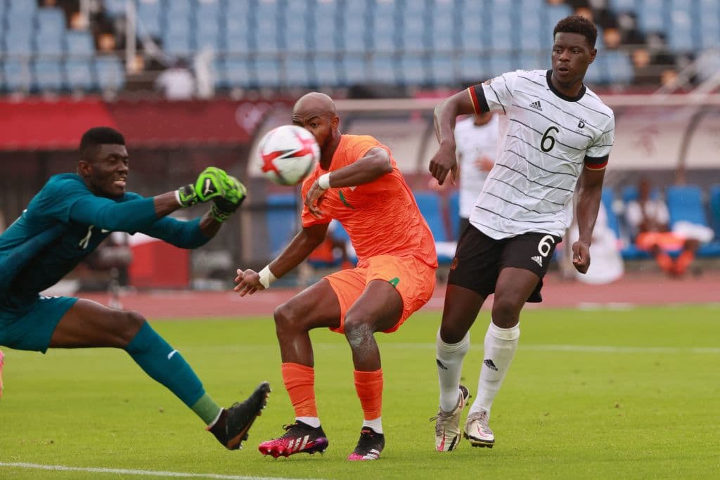 Alemania no pudo derrotar a Costa de Marfil y quedó eliminado en la fase de grupos en los Juegos Olímpicos. La escuadra marfileña celebró a lo grandey y se medirá ante Brasil en los Cuartos de Final en Tokyo 2020.
