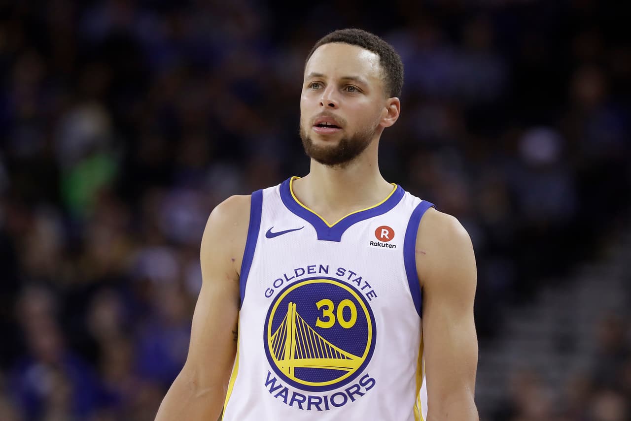La estrella de los Warriors tuvo un amargo regreso al salir lesionado nuevamente.