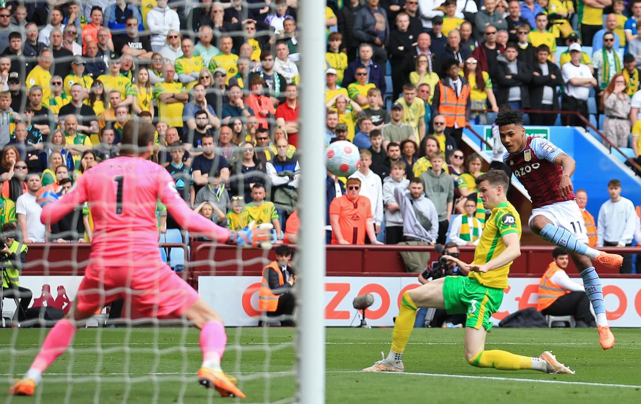 Norwich City descendió a la segunda división tras perder 2-0 contra el Aston Villa en la Jornada 35.