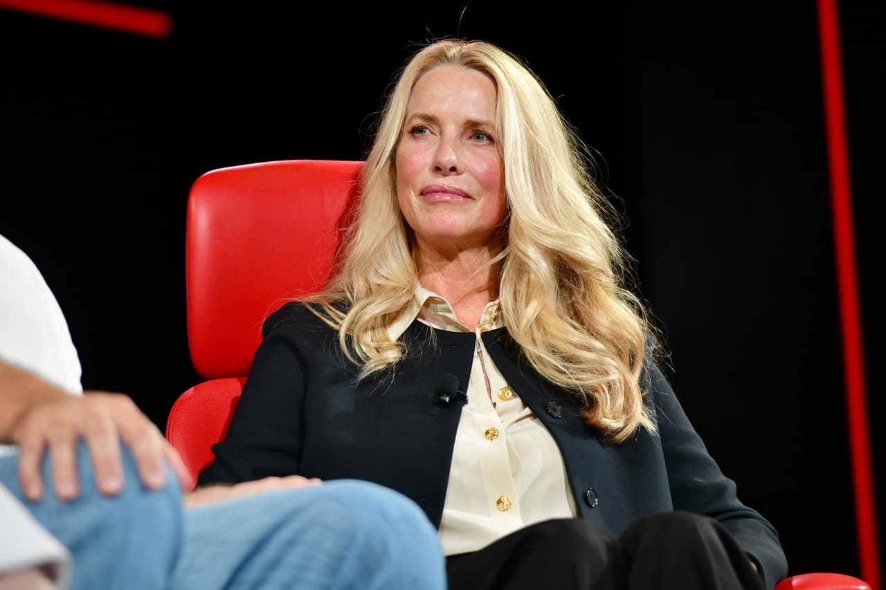 <b>Posición:</b> 7
<br>
<br>
<b>Nombre y edad:</b> Laurene Powell, 59 años
<br>
<br>
<b>Empresa:</b> Fundadora del Emerson Collective y viuda del fundador de Apple Inc, Steve Jobs.
<br>
<br>
<b>Rank entre los más ricos del mundo:</b> 145
<br>
<br>
<b>Fortuna:</b> $12 mil millones ($16.4 mil millones en 2022)