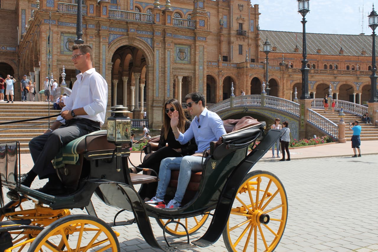 Sin duda parecían protagonistas de una película y se robaron los corazones de varios turistas que no les quitaban la vista de encima.
<br>