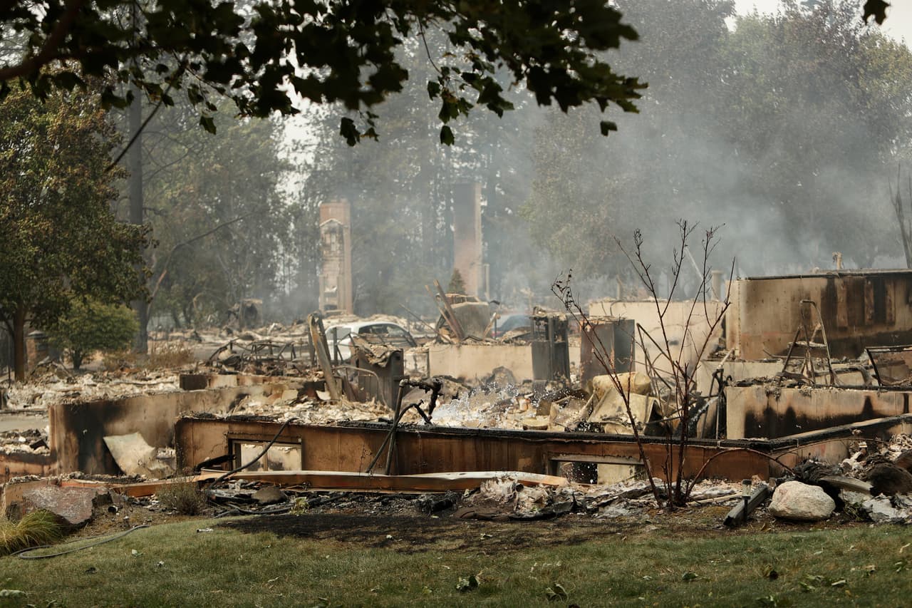El fuego obligó a evacuar a 60.000 personas en el área de Spokane y destruyó al menos 600 viviendas, negocios y otras estructuras