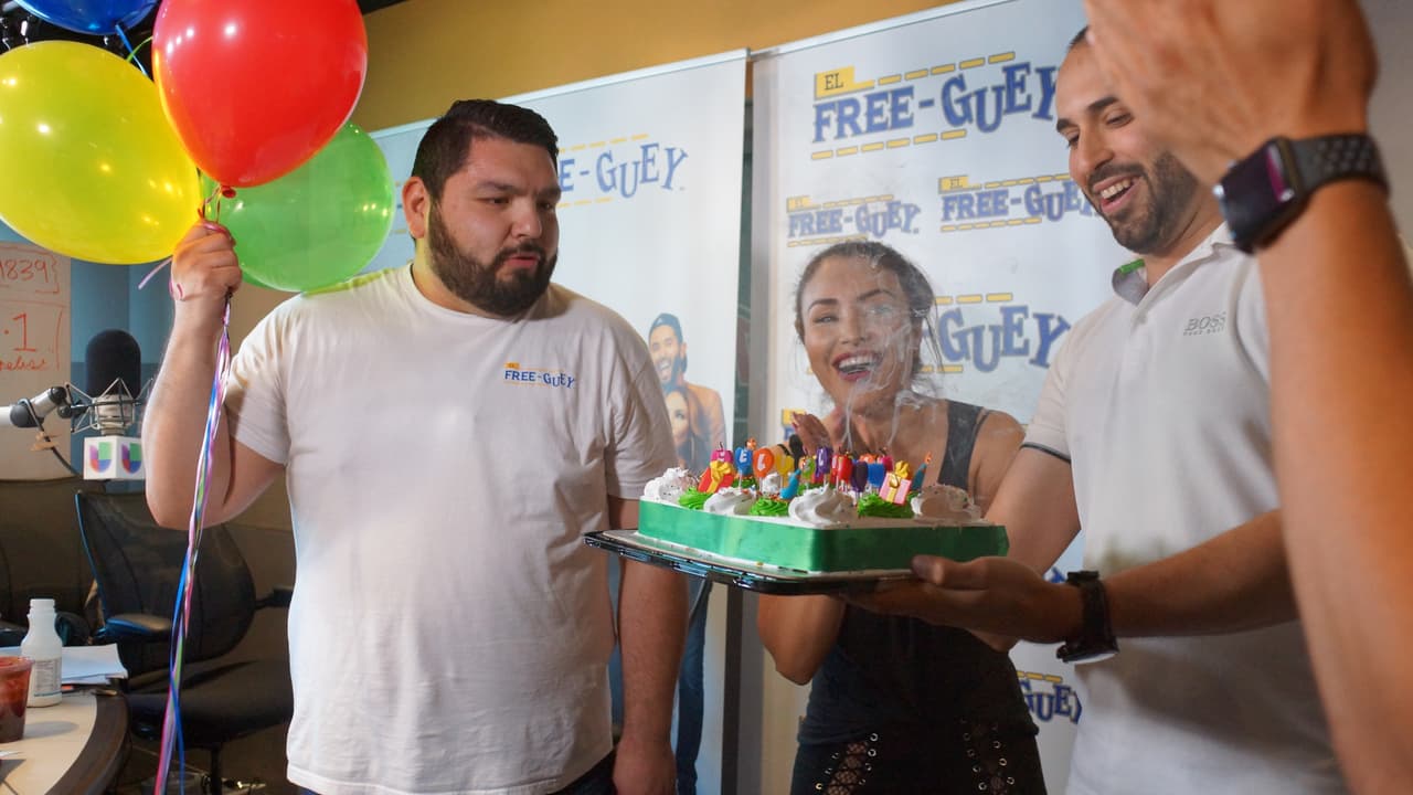 <a href="http://www.univision.com/temas/la-bronca">La Bronca</a> le cantó las mañanitas a todo volumen.