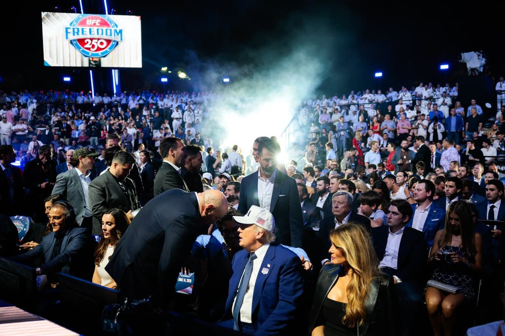 Trump y 
<b>el presidente de la UFC, Dana White,</b> dieron muestras de sus profundos lazos de amistad durante el cumpleaños del mandatario.