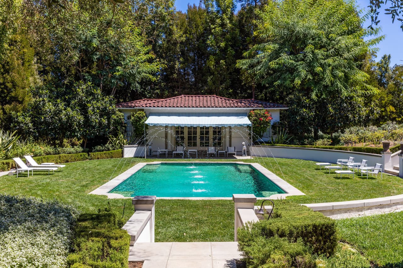 Photo © 2017 Splash News/The Grosby Group EXCLUSIVE Los Feliz, April 14, 2017. Angelina Jolie splashes out nearly $25 million on a six-bed-home in Los Feliz, CA. The six-bed, 10 bathroom property, set on 2.1 acres, once belong to Cecil B. DeMille. The home originally sold for $28,000 in 1916. The home is located in the gated area of Laughlin park, a short drive from the Los Feliz compound she shared with Brad Pitt. Aerial views of the property, land and pool.