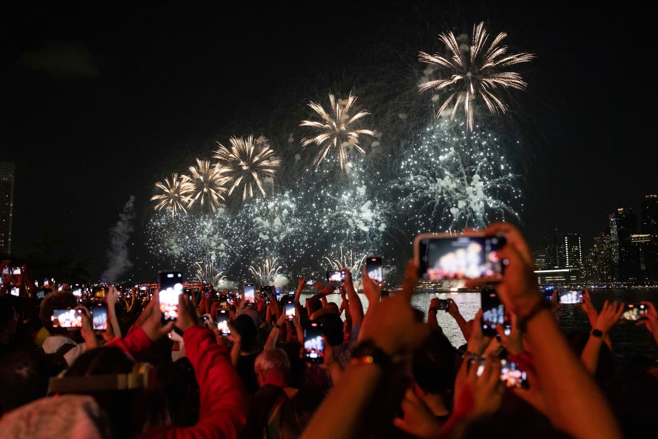 Pese a las amenazas de lluvia durante la tarde nada evitó que los neoyorquinos disfrutaran del evento.