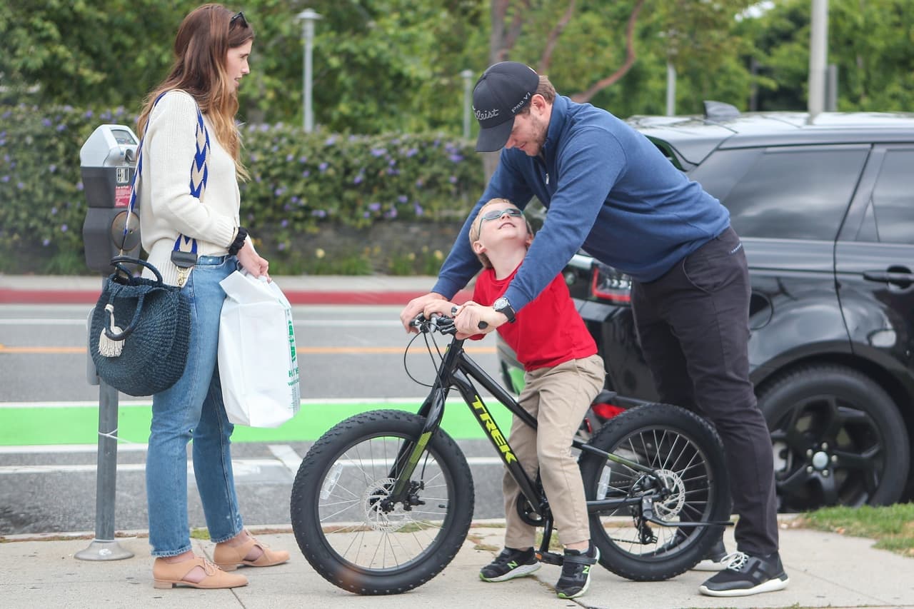 Además de los padres y familiares más cercanos de los novios, quien no faltó fue el pequeño Jack, de seis años, y quien es hijo de Chris Pratt con Anna Farris.