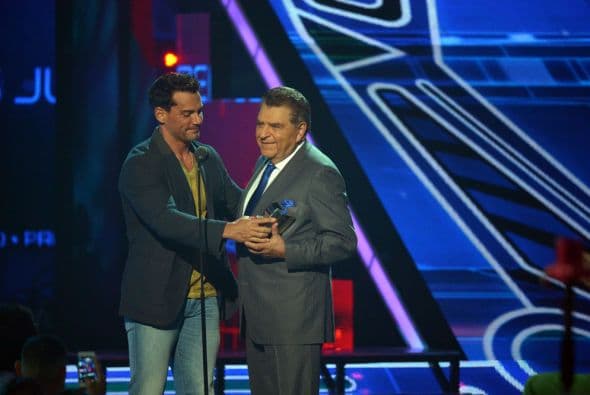 Y Cristian dejó el escenario.