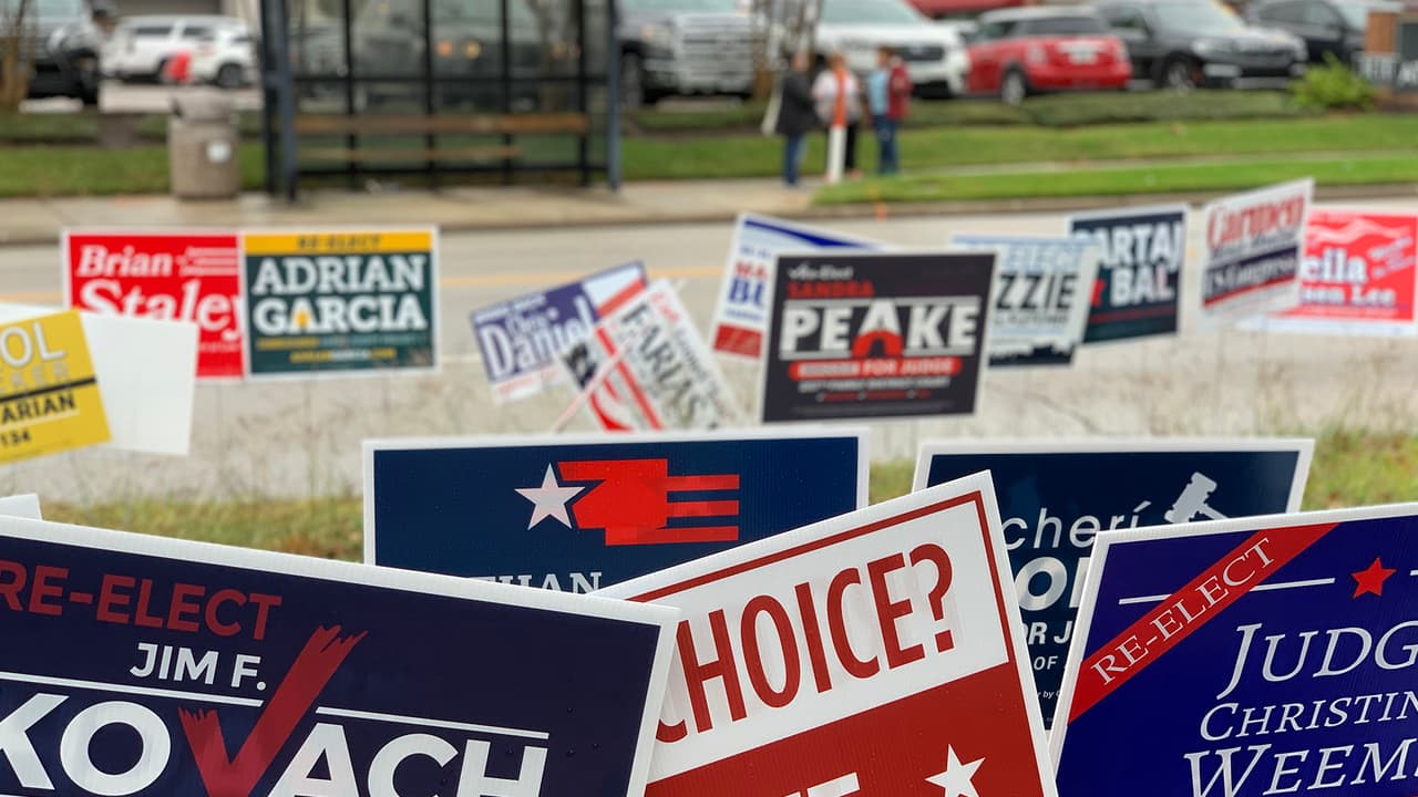 <b><a href="https://www.univision.com/local/houston-kxln/politica-houston/guia-electoral-condado-harris-fort-bend-propuestas-candidatos-fechas-como-votar" target="_blank">Da click aquí</a></b> para que consultes la guía electoral si vives en el condado Harris o Fort Bend: propuestas, candidatos, fechas y cómo votar.