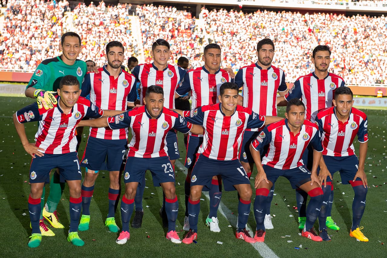 Chivas llega ante su público con la presión de más de una década sin títulos.