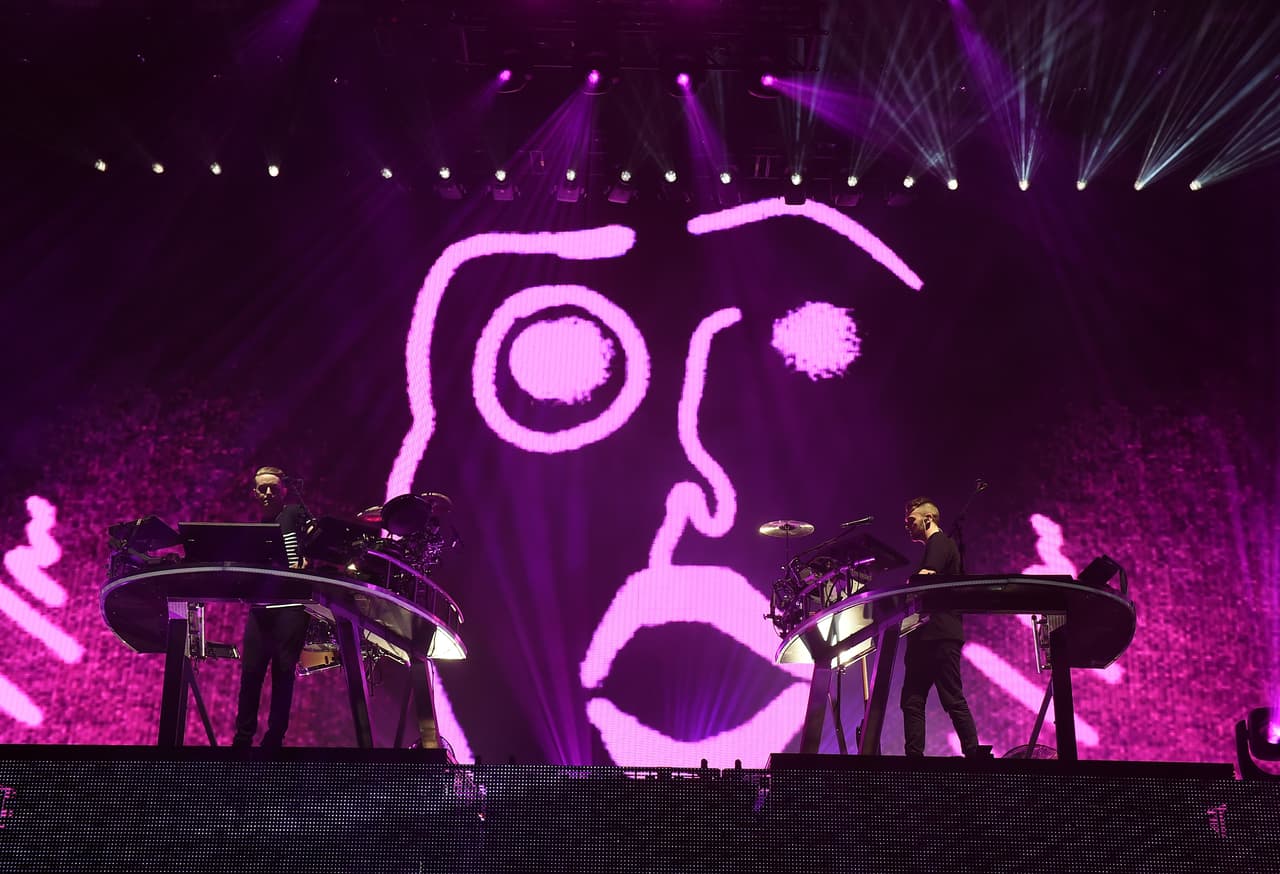 Mientras que el Mejor Álbum Dance/Electrónica lo pelean: ‘Kick I’, de Arca; ‘Planet’s mad’, de Baauer; ‘Energy’, de Disclosure; ‘Bubba’, de Kaytranada; y ‘Good faith’, de Madeon.
<br>