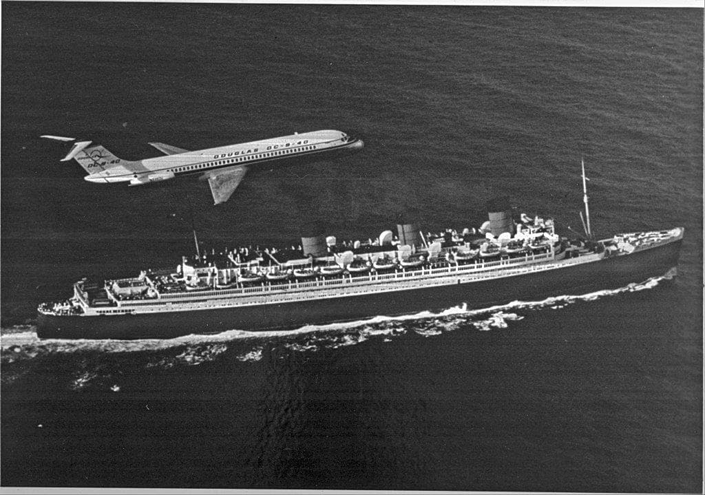 La década de 1960 y la proliferación de los vuelos comerciales marcaron el final de la popularidad de los lujosos transatlánticos de vapor.