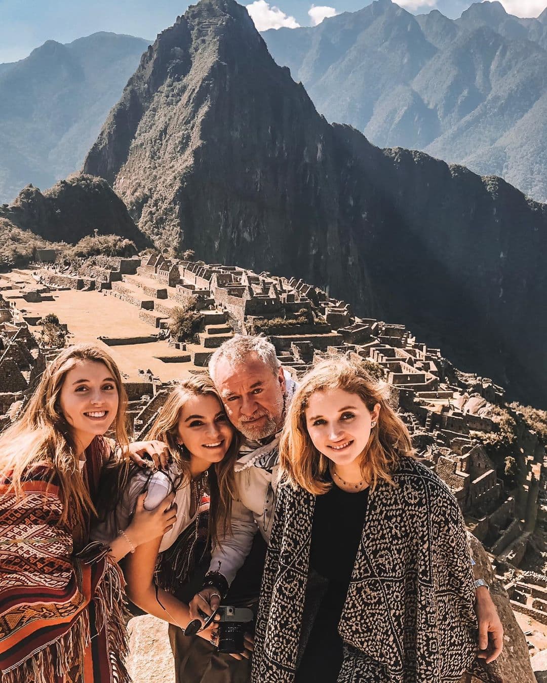 José Alberto se sinceró al decir que al finalizar la etapa que vivieron como parte de la familia presidencial, la convivencia con sus hijas es mucho mejor.