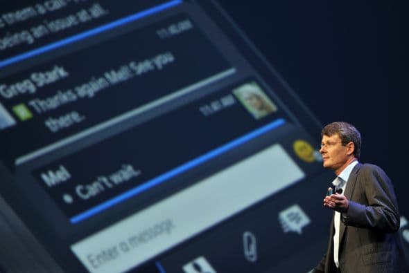 Mientras que el Q10 tiene pantalla táctil y teclado de 35 teclas físicas. El teclado físico tendrá la luz de fondo.