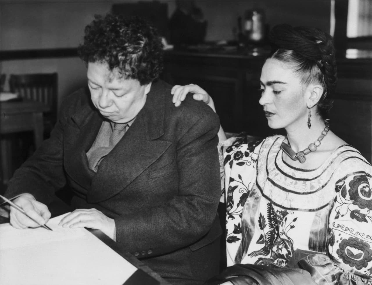 Cómo un tuit sobre Frida Kahlo metió en problemas al nuevo embajador de EEUU en México 