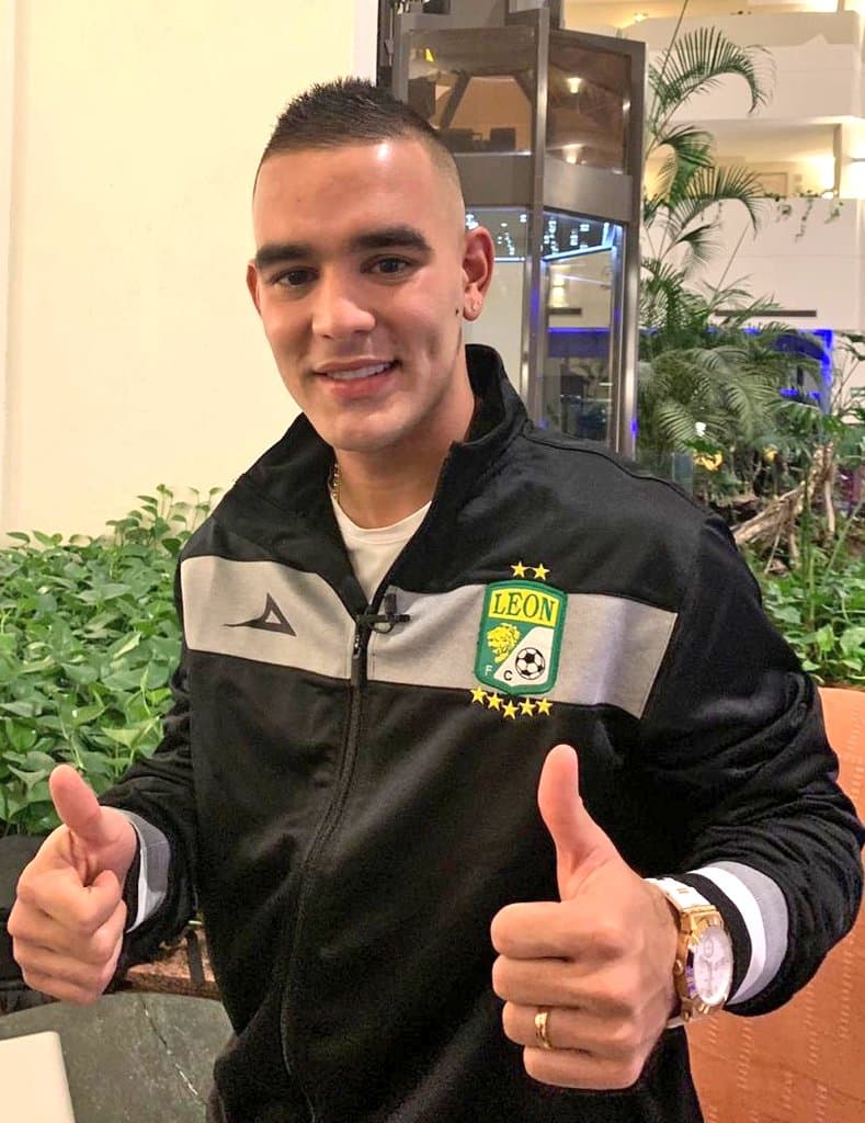 El más reciente refuerzo del León fue anunciado en la noche del miércoles. El colombiano Jown Cardona se sumó desde el Deportivo Pasto de su país.