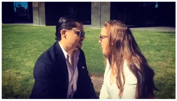 ¡Qué romantico! El cantante le pidió a su gran amor, Kenia Ontiveros que se casara con él.