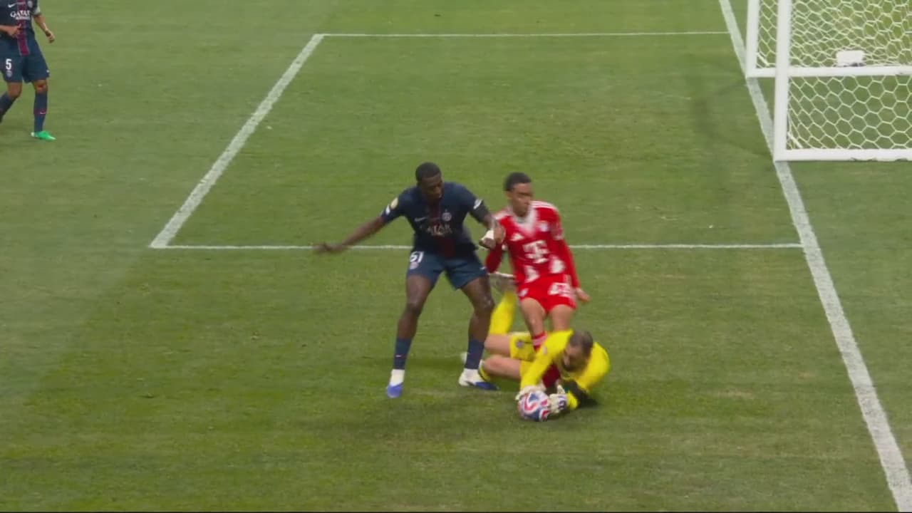 ¡Imágenes sensibles! Terrible lesión de Musiala la reacción de Donnarumma lo dice todo