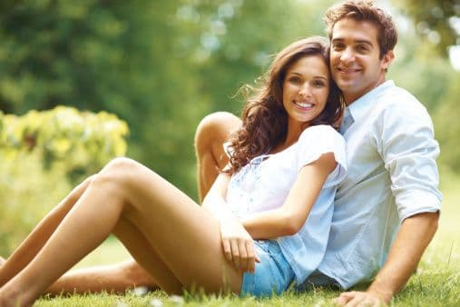 <b>¿Cómo conquistar a Sagitario?</b>
<br>Si tu interés sentimental es en alguien nativo o nativa de este signo del elemento fuego, viajero por naturaleza, te darás cuenta que adora todas las conversaciones que tienen que ver con viajes, planes de viajes y similares. Si realizaste algún recorrido a un sitio exótico llévale las fotos, entabla conversación y planea algún tipo de escapada juntos, inicialmente en plan de amigos, para irse conociendo.