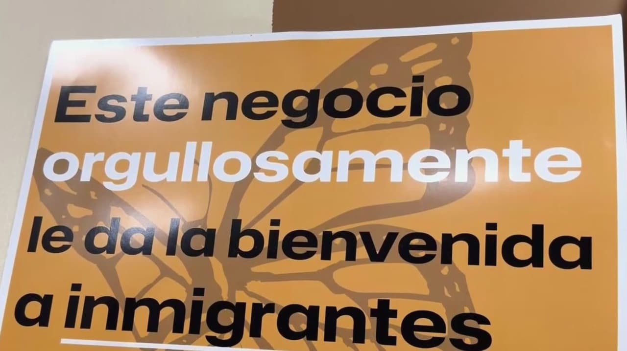 “Healing in Spanglish”: cartas y apoyo para negocios afectados por miedo a redadas de ICE