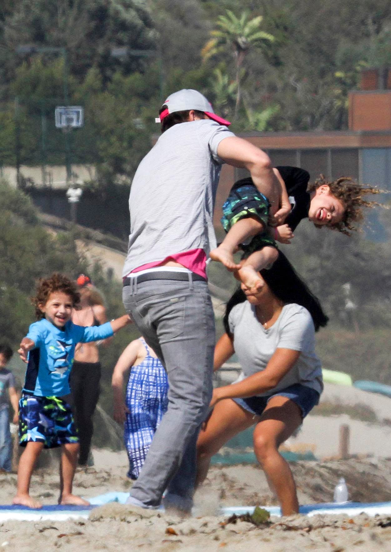 ¡Con cuidado, Ashton!