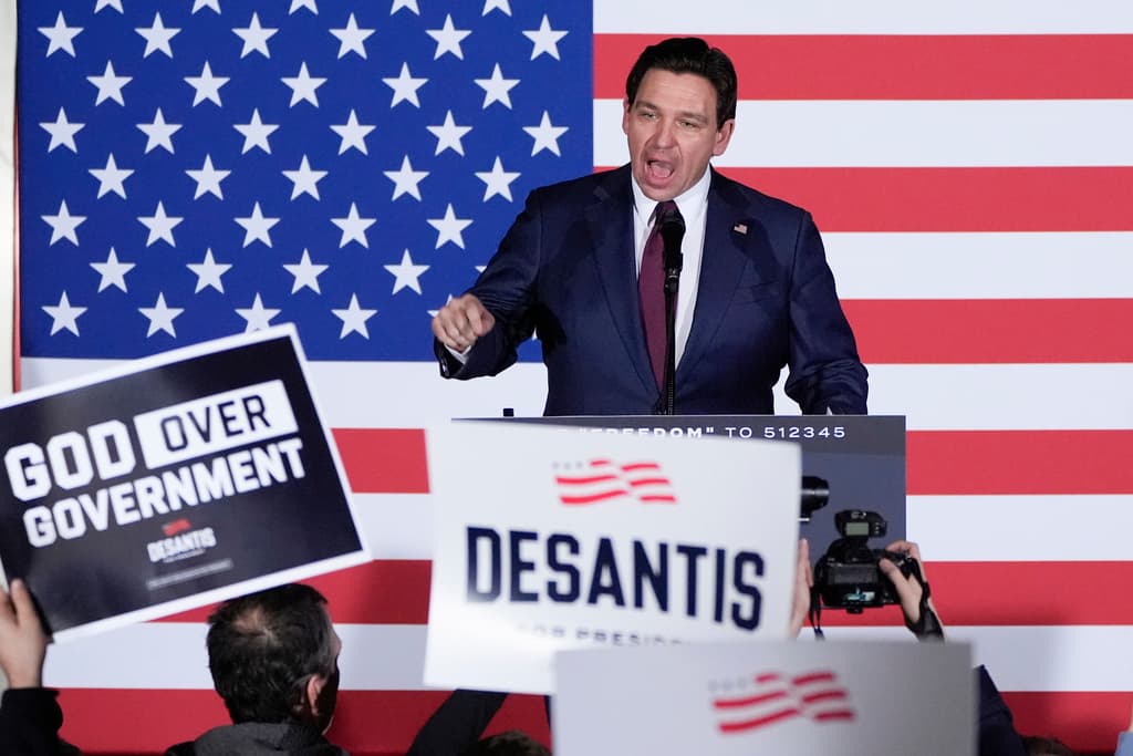 Ron DeSantis abandona la carrera por la nominación presidencial republicana y apoya a Trump