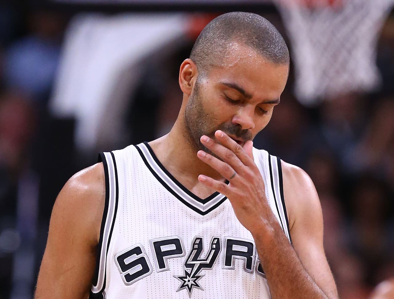 Free agent Tony Parker keeping options open