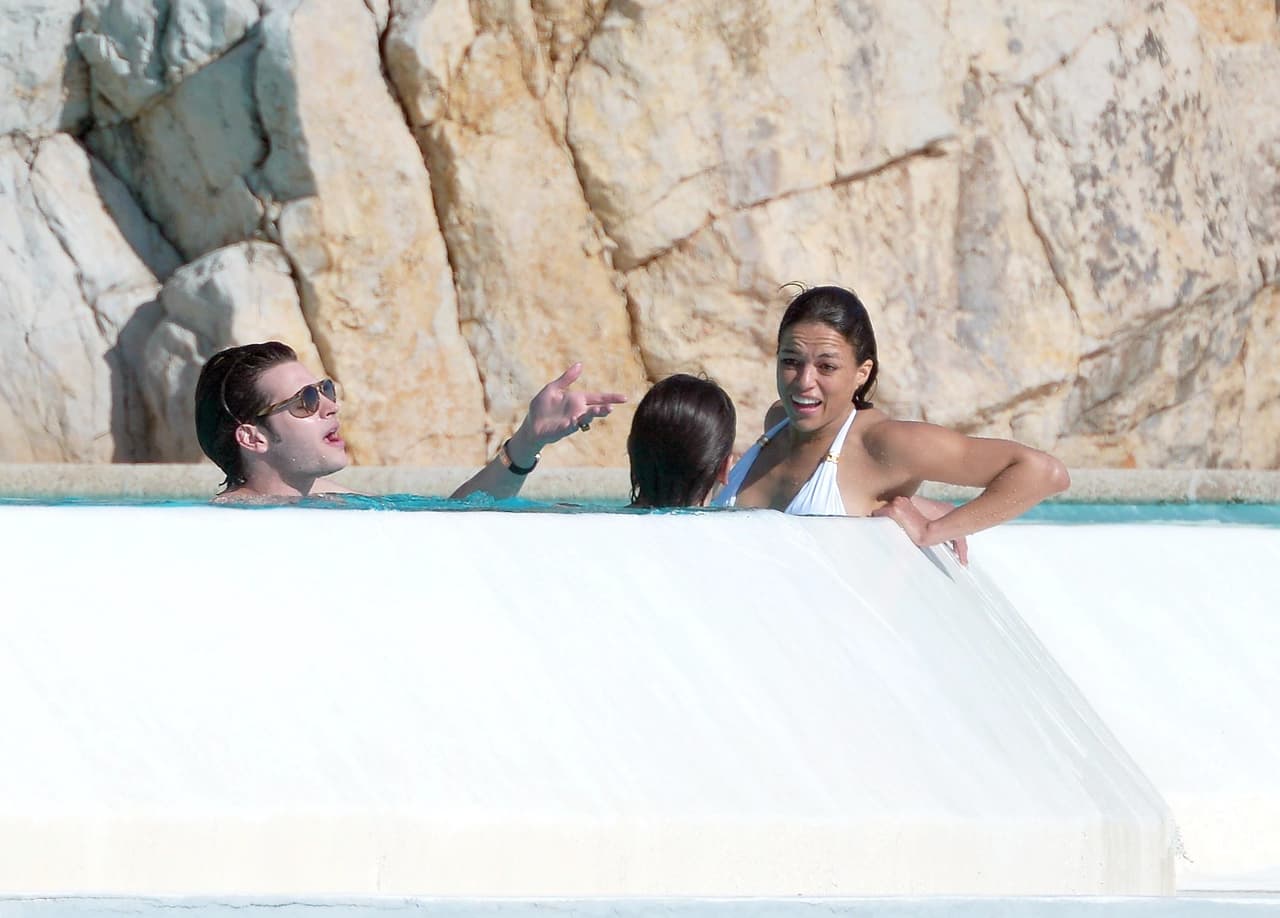 Momento de relajarse en la alberca.
