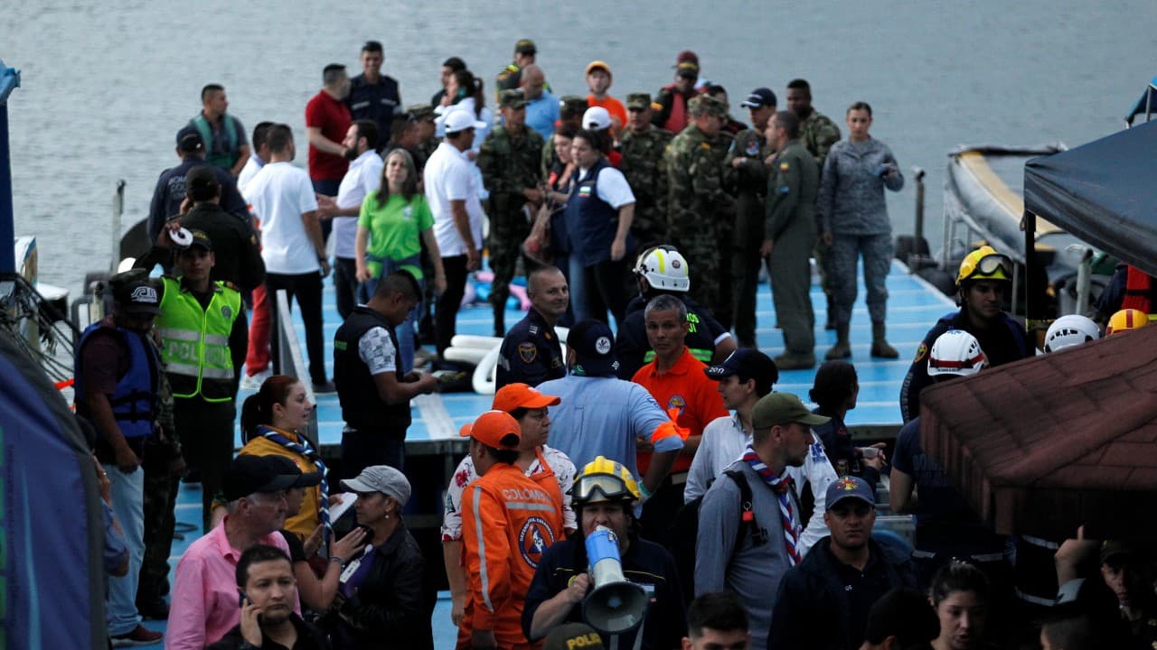 Un naufragio con cerca de 170 turistas deja al menos 6 muertos y decenas de desaparecidos en Colombia