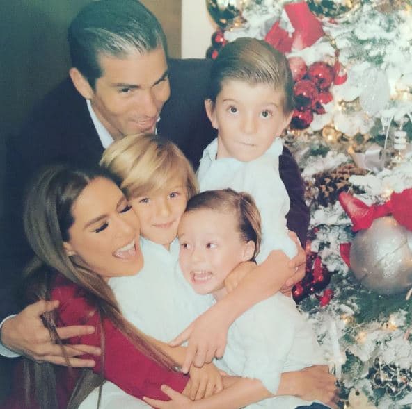 Deseamos mucha felicidad para estos pequeños. Ojalá no pierdan esa unión que sus padres les han inculcado.