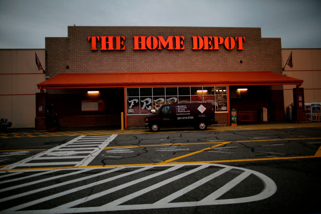 Safullo Saipov alquiló la camioneta con la que cometió el crimen en una tienda Home Depot de Nueva Jersey, el mismo día que cometió el atentado. En 2016 el atacante había sido arrestado en Missouri por una multa de tráfico.
