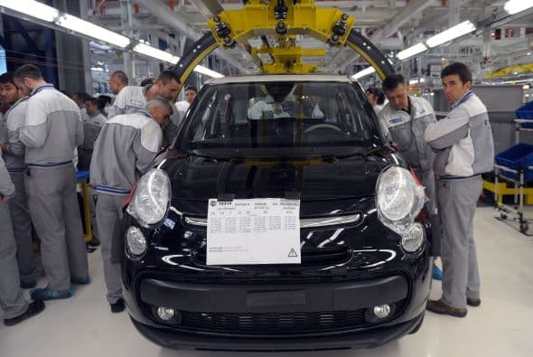El grupo alemán Volkswagen, que busca convertirse en el primer fabricante mundial de automotores, vendió 37.525 unidades en abril en Estados Unidos, en alza de 31.5% en cifras anualizadas.