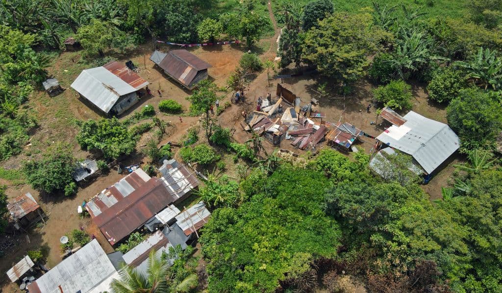 Un deslave provocado por las intensas lluvias dejó 25 viviendas sepultadas, afectando a al menos 75 personas, en la municipalidad de Coban, departamento de Alta Verapaz, Guatemala.