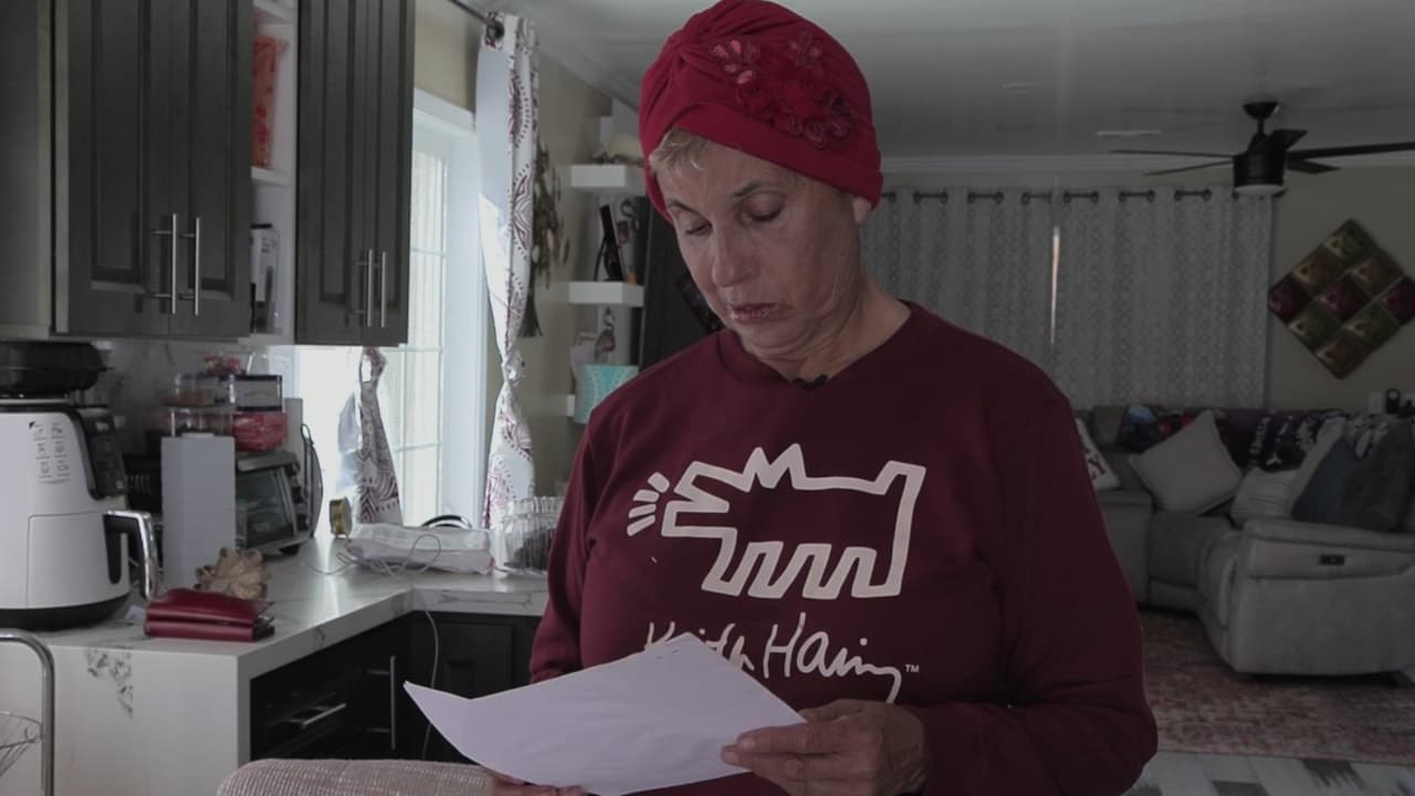 Mujer enfrenta deuda de $100,000 tras firmar préstamo para contratista que desapareció