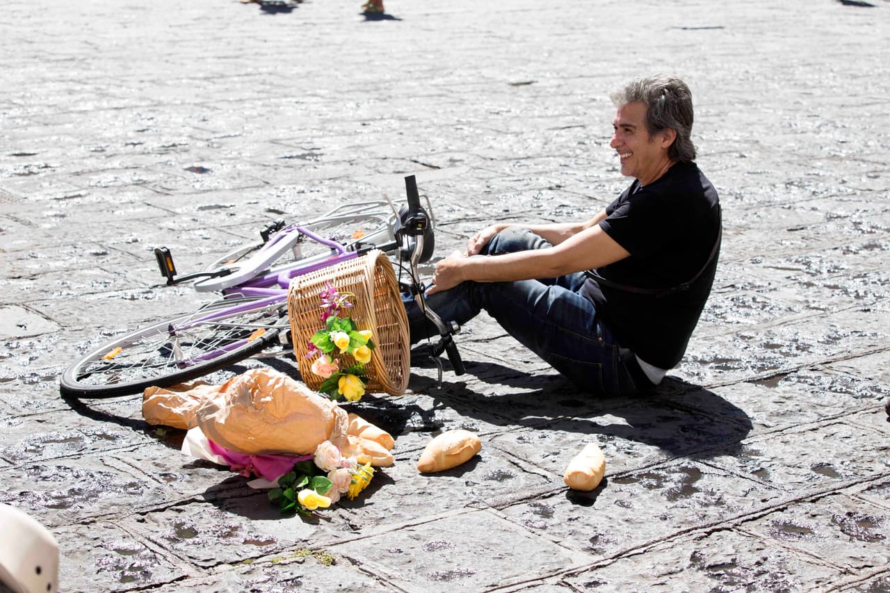 ¡Hasta el productor Pedro Damián quería ser parte de la escena!